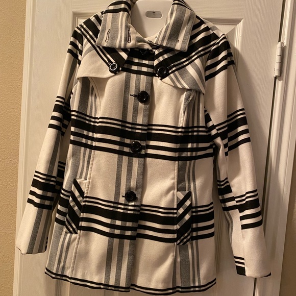 Black and White 6 button jacket/coat with side pockets - Picture 1 of 8